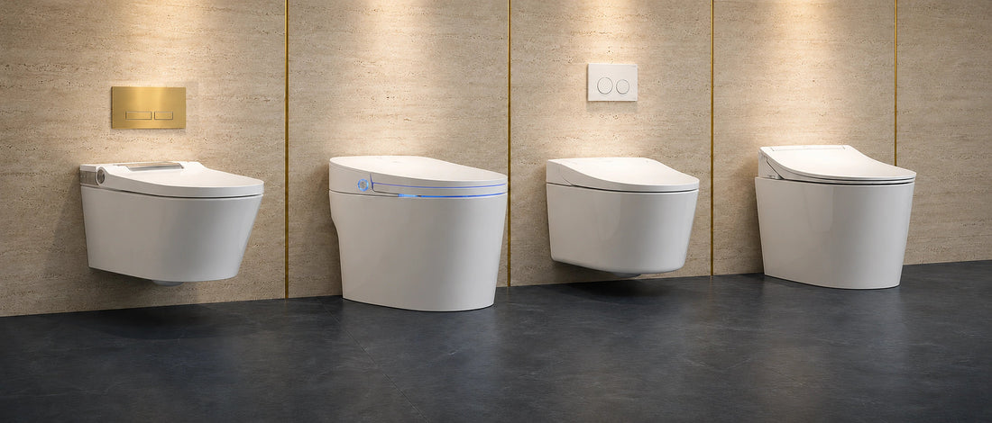 WC japonais à poser au sol et suspendus dans une salle de bains